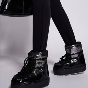 Snow Boots Black and Silver Women's (Sz US 5-6/ UK 4-5)